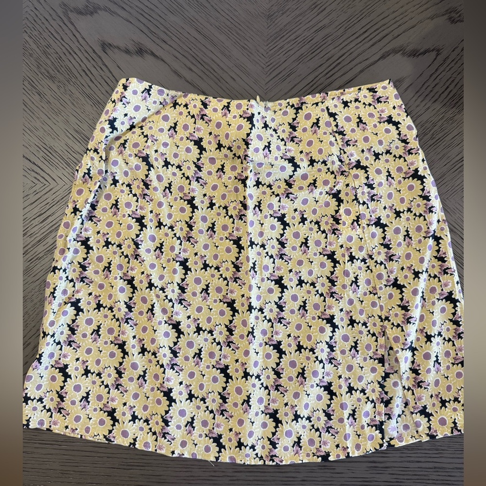 Chic Floral A-Line Skirt in Black and Yellow